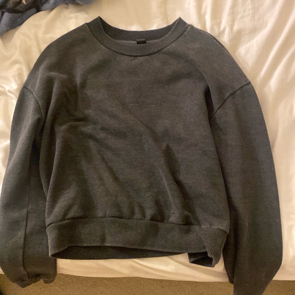 grey cropped crewneck